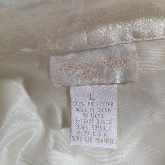 Cream Satin Longe Robe - Picture 6 of 6